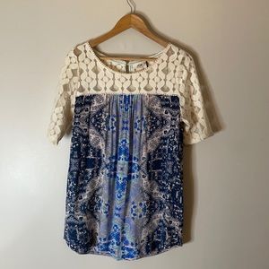 AKEMI+KIN Lace and Print Top